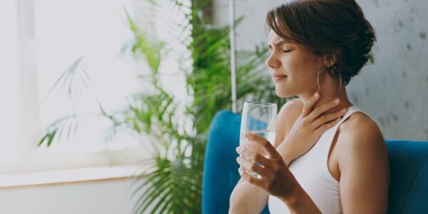 Why Drinking Water When Choking Is A Dangerous Choice - Health Digest