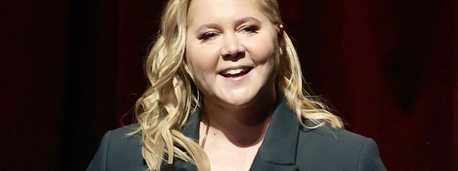 What Is 'Moon Face'? Amy Schumer's Appearance Has Worried Fans Speculating - Health Digest