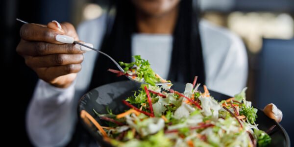 Why You Should Think Twice Before Eating An Undressed Salad - Health Digest