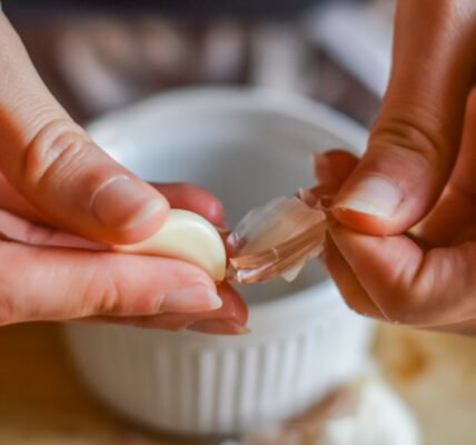Avoid Eating Garlic At All Costs If You Have This Medical Condition - Health Digest