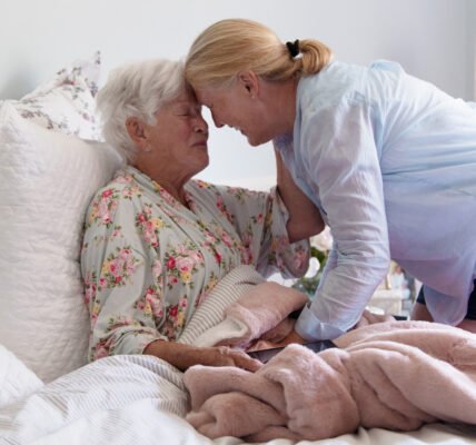 End-Of-Life Signs That Are Actually Treatable - Health Digest