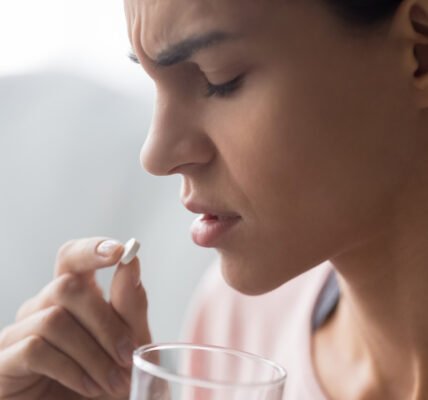 Taking Ibuprofen Might Be A Bad Idea If You Have This Common Medical Condition - Health Digest